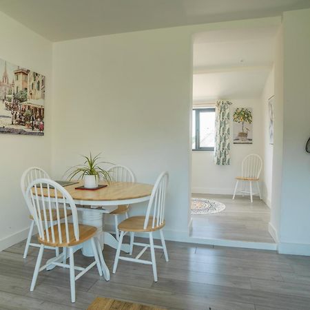 Stunning Modern Apartment In The Cotswolds Chalford Zewnętrze zdjęcie